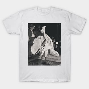 Marilyn does the headspin T-Shirt